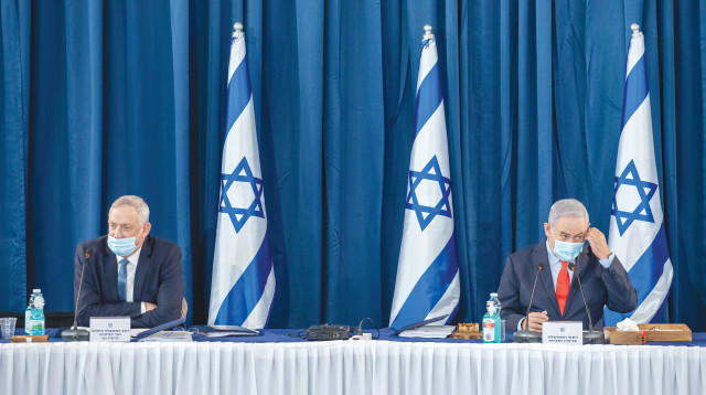 בנימין נתניהו, בני גנץ - ישיבת הממשלה (צילום: פול איל סלמן )