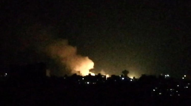 תקיפה בסוריה (צילום: רשתות ערביות)