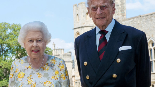 הנסיך פיליפ עם המלכה אליזבת (צילום: רויטרס)