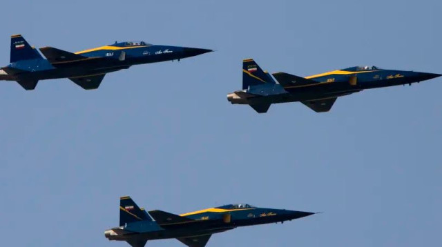 מטוסי קרב איראניים (צילום: REUTERS/MORTEZA NIKOUBAZL)