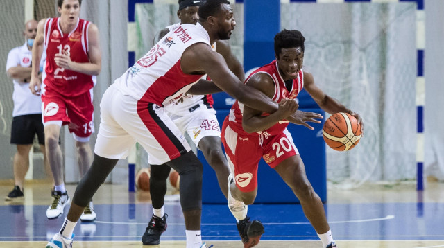 קיילב אגאדה, ג’ורדן המילטון (צילום: עודד קרני, מנהלת הליגה)