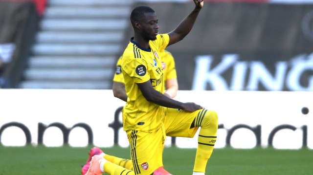 ניקולא פפה (צילום: Mike Hewitt/Getty Images)