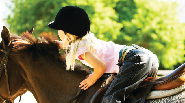 רכיבה על סוסים (צילום: אינג אימג')