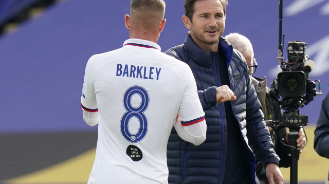 למפארד חוגג עם ה-“סופר סאב” שלו (צילום: TIM KEETON/POOL/AFP via Getty Images)