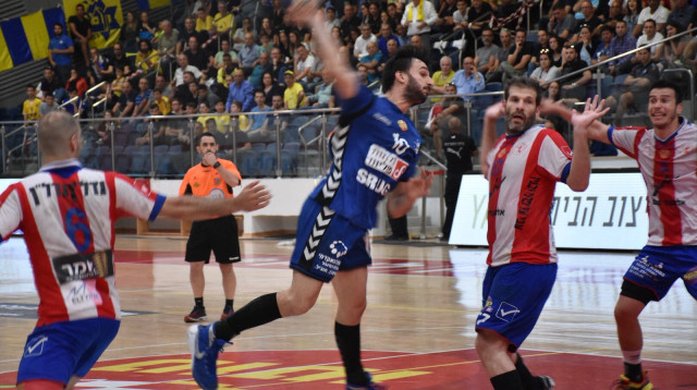 מכבי ראשון לציון מול הפועל ראשון לציון בדרבי (צילום: חן קלדרון, מכבי ראשל"צ)