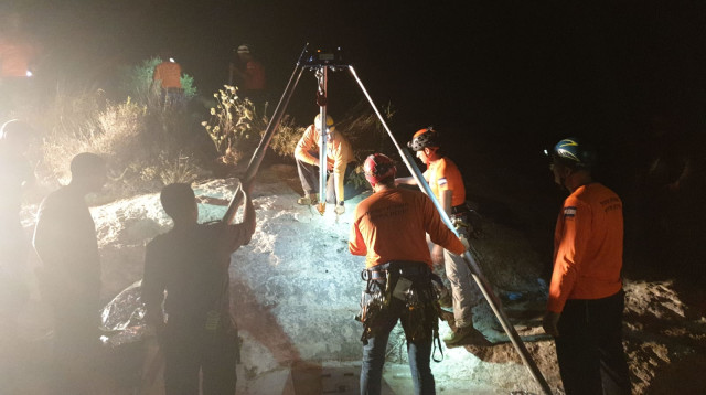 ניסיונות חילוץ של נער נעדר סמוך לישוב קדומים (צילום: דוברות המשטרה)