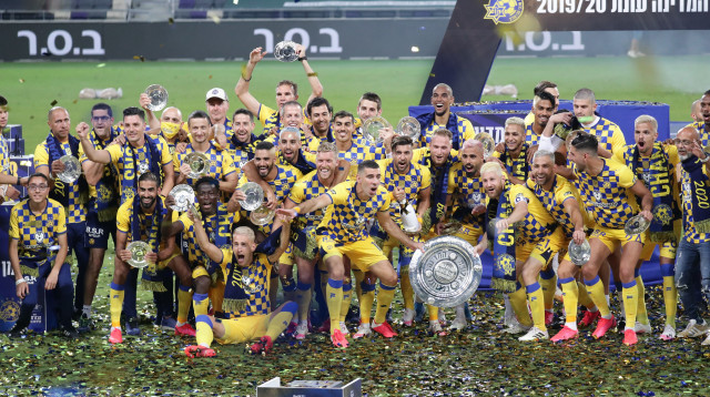 שחקני מכבי תל אביב (צילום: דני מרון)