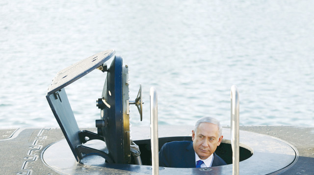 בנימין נתניהו בצוללת  (צילום: רויטרס)