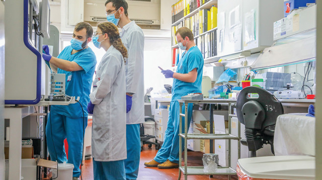 צוות רפואי בביה"ח רמב"ם (צילום: יוסי אלוני)