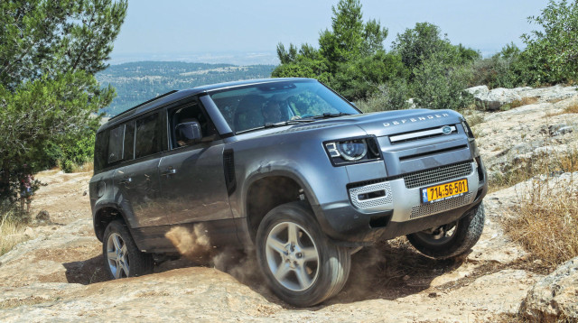 לנד רובר דיפנדר  (צילום: רונן טופלברג)