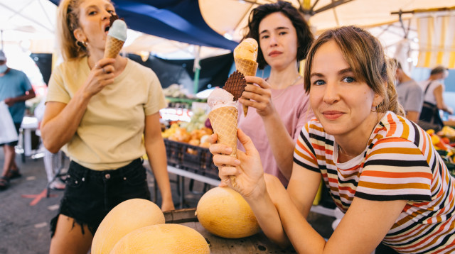 גלידות פירות וירקות שוק נמל (צילום: אורית פניני)