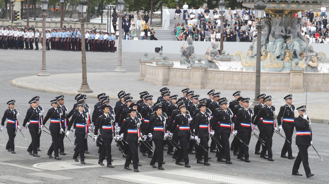 יום הבסטיליה בצרפת  (צילום: רויטרס)