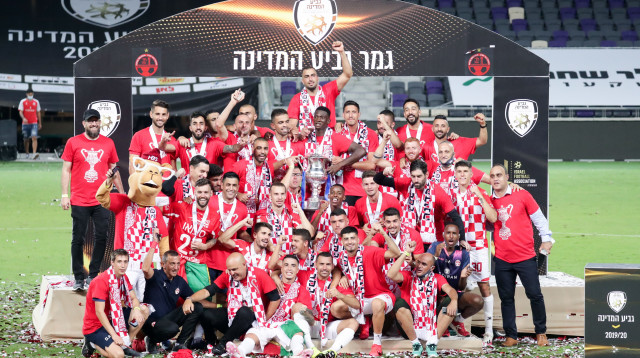 שחקני הפועל באר שבע חוגגים (צילום: דני מרון)