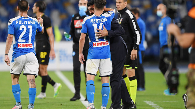 ג’נארו גאטוסו, דריס מרטנס (צילום: Francesco Pecoraro/Getty Images)