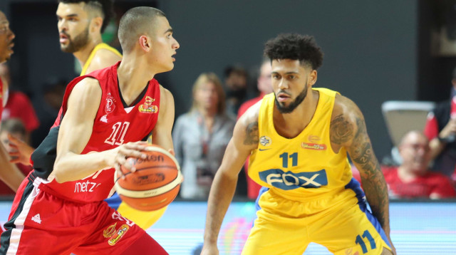 מדר מול דורסי (צילום: עדי אבישי)