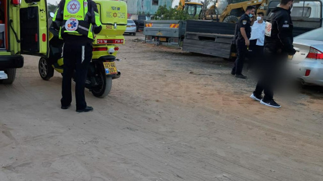 זירת החיסול בפתח תקווה (צילום: דוברות הצלה פתח תקווה)