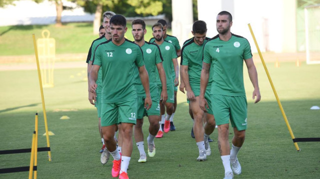 שחקני הפועל כפר סבא (צילום: הפועל כפ"ס, רשמי)