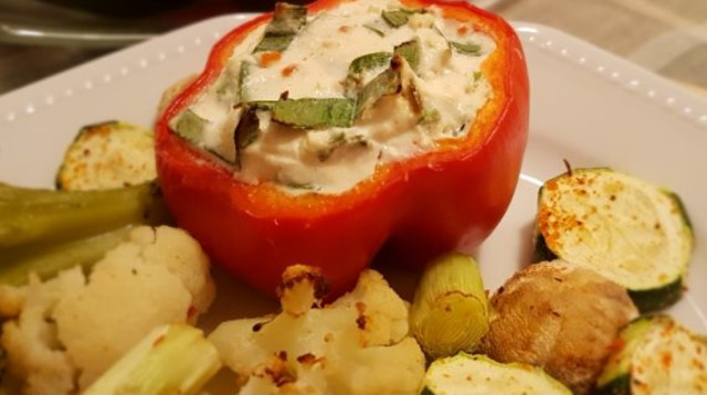 פלפלים קלויים ממולאים בגבינה ופטריות (צילום: ד"ר מאיה רוזמן)