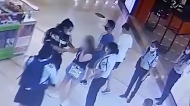 התיעוד ממצלמות האבטחה (צילום: צילום מסך)