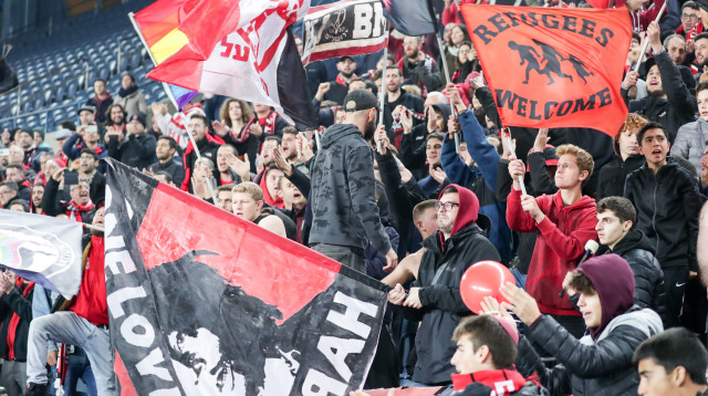 אוהדי הפועל קטמון (צילום: דני מרון)