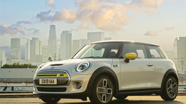 מיני קופר SE חשמלית (צילום: באדיבות היצרן)