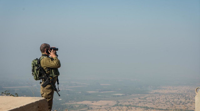 כוננות צה"ל בגבול הצפון לבנון מתיחות לילה חיילים חייל משקיף על הגבול (צילום: דובר צה"ל)