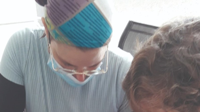 קורן עם אחת החוסות (צילום: יח"צ)