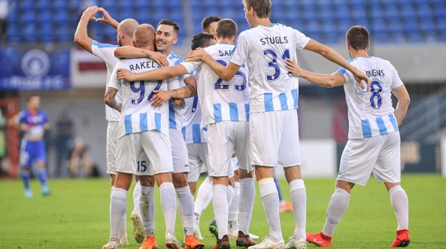 שחקני ריגה חוגגים (צילום: PressFocus/MB Media / Contributor)