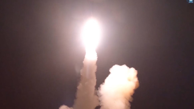 שיגור טיל חץ 2 (צילום: אגף דוברות והסברה, משרד הביטחון)