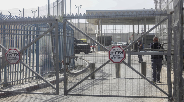 מחסום קלנדיה (ארכיון) (צילום: פלאש 90)