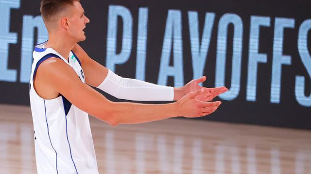 קריסטפס פורזינגיס (צילום: Kevin C. Cox/Getty Images)