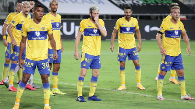 שחקני מכבי תל אביב. השתלטו על המשחק (צילום: דני מרון)