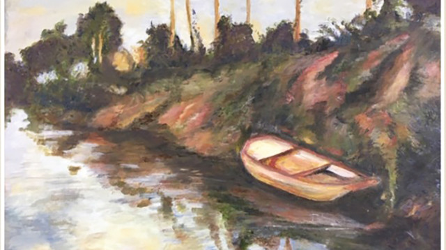 סירה שעונה על גדה (צילום: חנה מעוז)