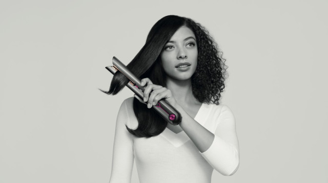 מחליק השיער של דייסון (צילום: יח"צ)