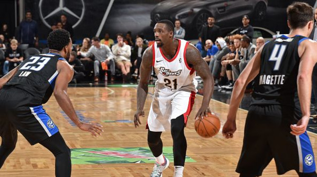 ראקים סאנדרס (צילום: Tony Firriolo/NBAE via Getty Images)