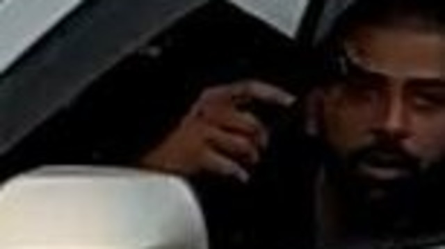 הפגנה נהג אקדח מפגינים הרצליה מחאה גשר (צילום: דוברות מחאת הדגלים השחורים)