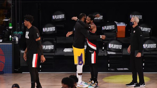 כרמלו אנתוני, לברון ג’יימס (צילום: David Dow/NBAE via Getty Images)