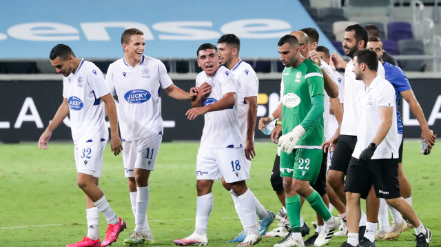 שחקני מכבי פתח תקווה (צילום: דני מרון)