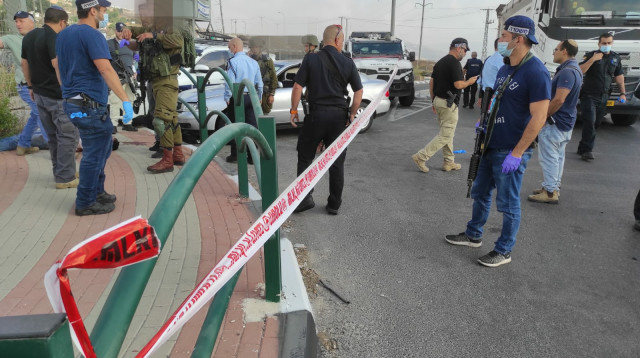 זירת הפיגוע בשומרון (צילום: דוברות המשטרה)