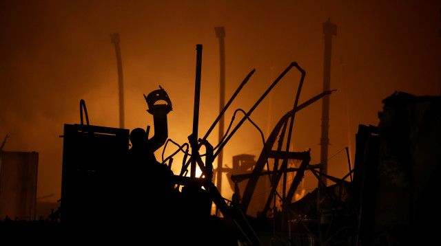 בית ספר יסודי שנשרף בקליפורניה (צילום: REUTERS/Fred Greaves)