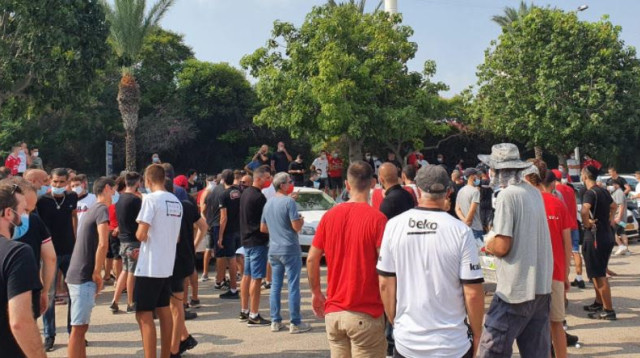 מחאת אוהדי הפועל תל אביב (צילום: HTA בפייסבוק)