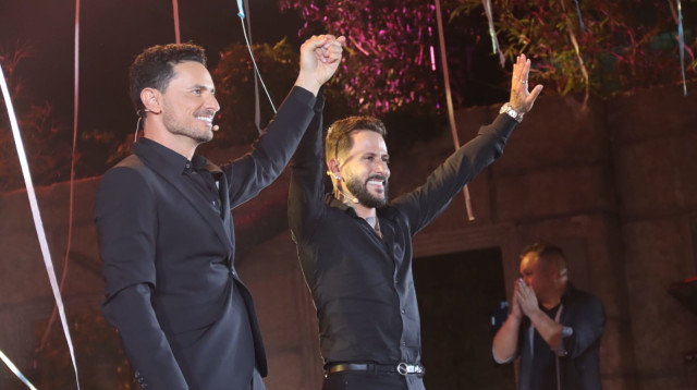 אסי בוזגלו זוכה בהישרדות (צילום: אביב חופי)