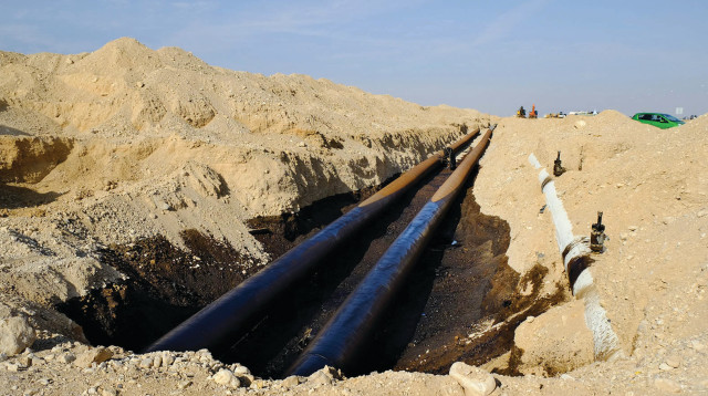 צינור הנפט (צילום: חן ליאופולד)