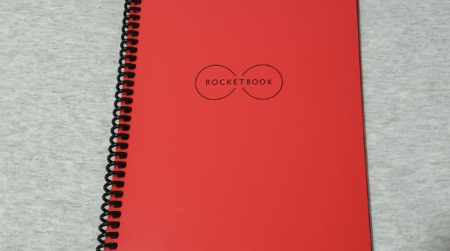 מחברת רב פעמית (צילום: סתיו נמר)