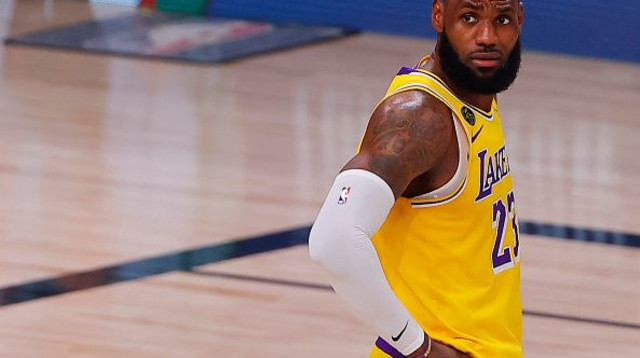 לברון ג’יימס (צילום: Mike Ehrmann/Getty Images)