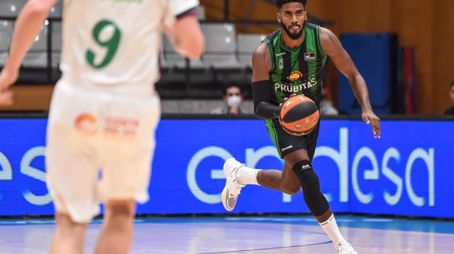 שון דוסון (צילום: חובנטוד בדאלונה, האתר הרשמי)