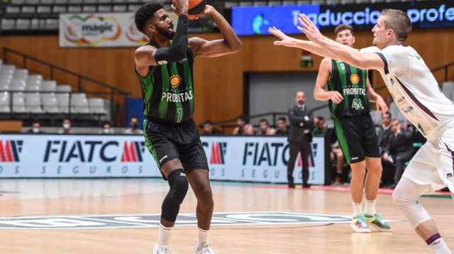 שון דוסון (צילום: חובנטוד בדאלונה, האתר הרשמי)