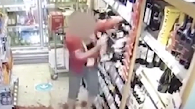 התפרצות זעם בחנות (צילום: צילום מסך)