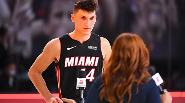 טיילר הירו (צילום: Garrett Ellwood/NBAE via Getty Images)