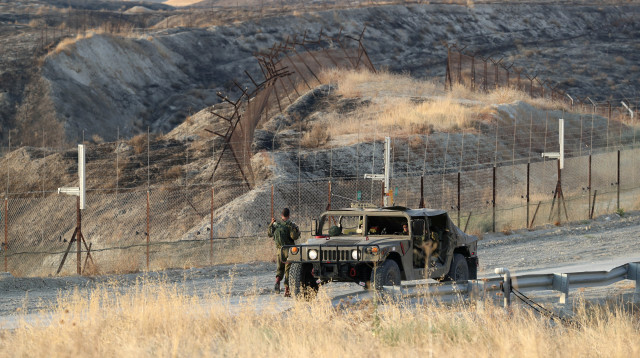 חיילי צהל בגבול ירדן (צילום: רויטרס)